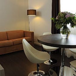 Camera Base Hotel to Stay Fotos