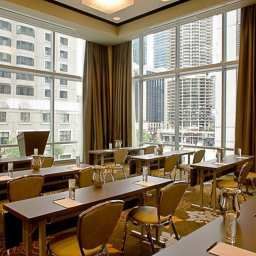 Sala de reuniones theWit Chicago  a DoubleTree by Hilton Hotel Fotos