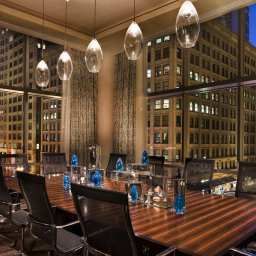 Sala de reuniones theWit Chicago  a DoubleTree by Hilton Hotel Fotos