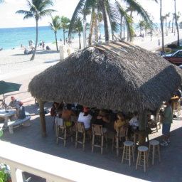 Bar Riptide Oceanfront Hotel and Tiki Bar Fotos