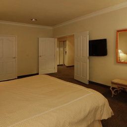Pokój Comfort Suites San Jose Airport Fotos
