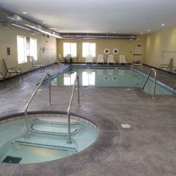Pool La Quinta Inn & Suites Tulsa Airport / Expo Square Fotos