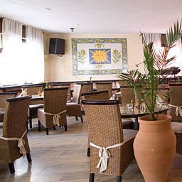 Sala de desayuno en el restaurante Taormina Fotos