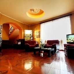 Hall River Side Fotos