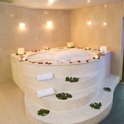 Zona Wellness Hotel Embassy Park Fotos