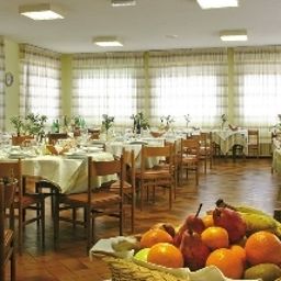 Breakfast room within restaurant Iris Fotos