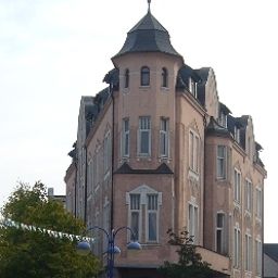 Exterior view Zum Bügeleisen Fotos