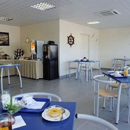 Буфет Appart City Nimes Residence de Tourisme Fotos