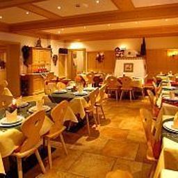 Sala de desayuno en el restaurante Landhotel Martha Fotos