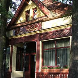 Фасад Villa Debrecen Fotos