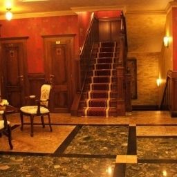Холл Villa Debrecen Fotos
