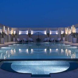 Pool Hilton Garden Inn New DelhiSaket Fotos