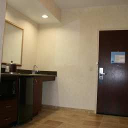 Suite Hampton Inn  Suites ClevelandMentor Fotos