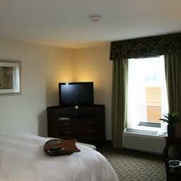 Room Hampton Inn  Suites ClevelandMentor Fotos