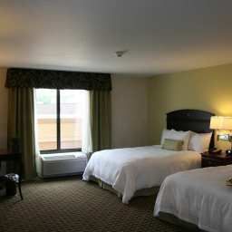 Room Hampton Inn  Suites ClevelandMentor Fotos