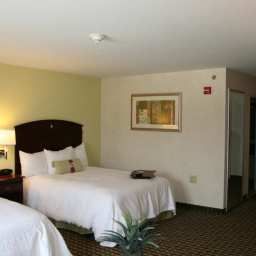 Room Hampton Inn  Suites ClevelandMentor Fotos