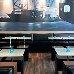 Hall Motel One am Michel Fotos