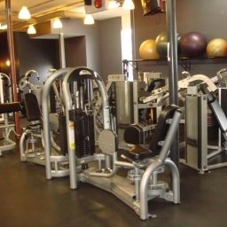 Wellness/fitness area Howard Johnson North Burnabys Boutique Hotel Fotos