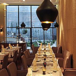 Salle du petit-déjeuner située dans le restaurant Continental Zara Fotos