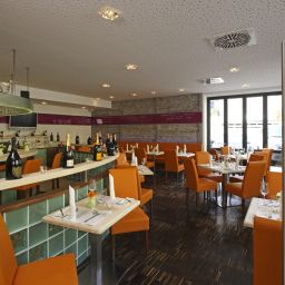 Restaurant Stocker Fotos