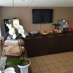 Buffet All Suites Appart Hotel Merignac Residence de Tourisme Fotos