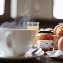 Salle du petit-déjeuner située dans le restaurant Neuwirt Landgasthof-Hotel Fotos