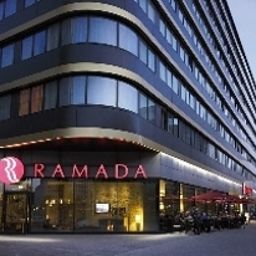 Фасад Ramada Alexanderplatz Fotos