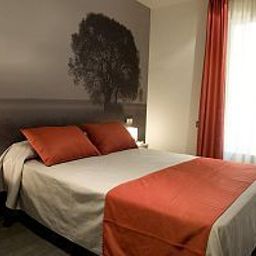 Room Curious Fotos