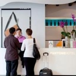 Reception The Pantone Fotos