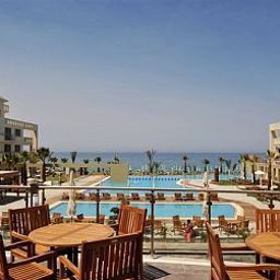 Фасад Capital Coast Resort and Spa Fotos