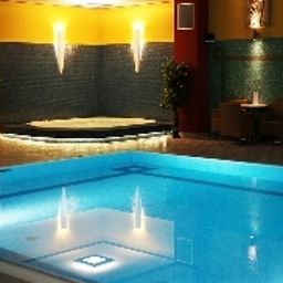 Pool Nowy Dwór Świlcza Fotos