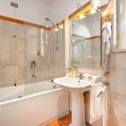 Camera da bagno Cinquantatre Fotos