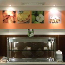 Restaurant Holiday Inn Express COLCHESTER Fotos