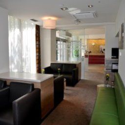 Hall Ramada Hotel and Suites Vienna Fotos