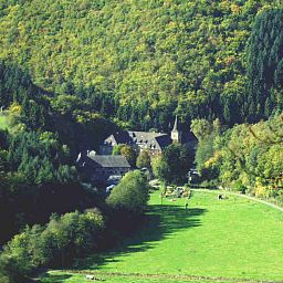 Außenansicht Kloster Maria Engelport Gästehaus Fotos
