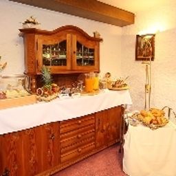 Buffet Schmid Gästehaus Fotos