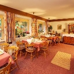 Sala de desayuno en el restaurante Schmid Gästehaus Fotos