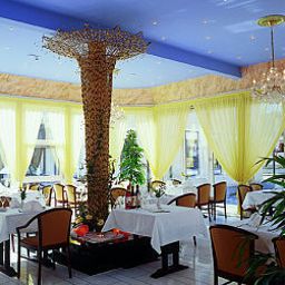 Salle du petit-déjeuner située dans le restaurant Postbauer-Heng Fotos