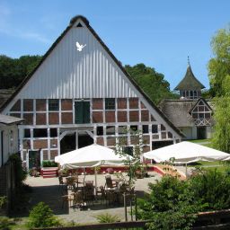 Außenansicht Taubenhof Gut Cadenberge Fotos