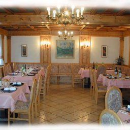 Breakfast room within restaurant ALPEN VIDI Fotos