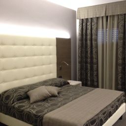Фасад Europa Hotel & Motel Fotos
