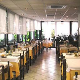 Breakfast room within restaurant Serena Fotos
