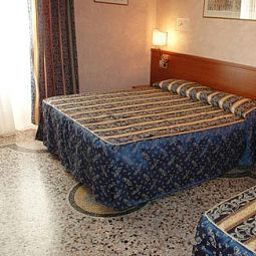 Camera Rome Accommodation B&B Fotos