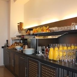 Buffet Albert Premier Fotos