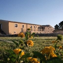 Außenansicht Artemisia Resort Country Hotel Fotos