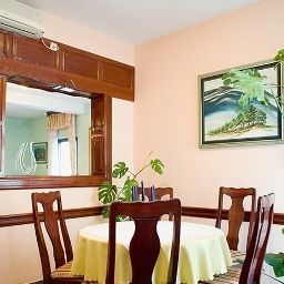 Breakfast room within restaurant Vila Lux Hotel Fotos