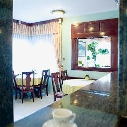 Breakfast room within restaurant Vila Lux Hotel Fotos