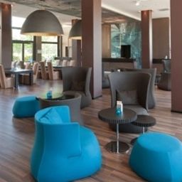 Hall Motel One Hauptbahnhof Fotos