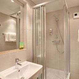 Camera da bagno Meininger Hotel Salzburg City Center Fotos