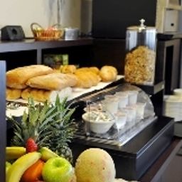 Buffet M14 Fotos